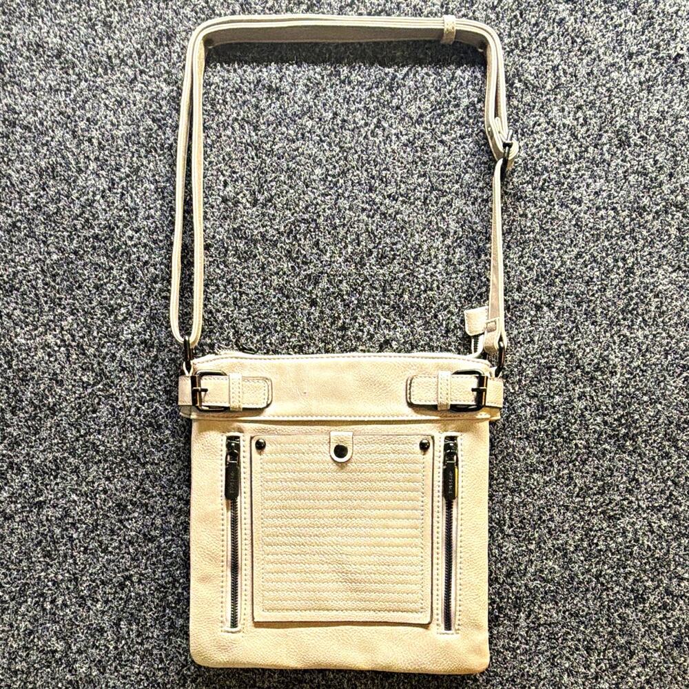GUSSACI Beige Pebbled Crossbody Bag Zip Closure Pockets Adjustable Strap